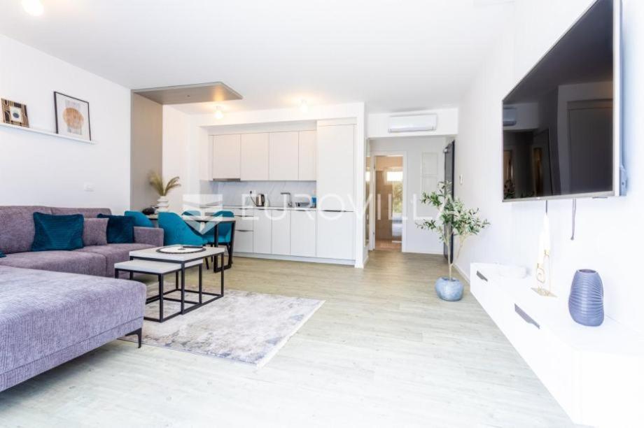 Apart-m Apartment